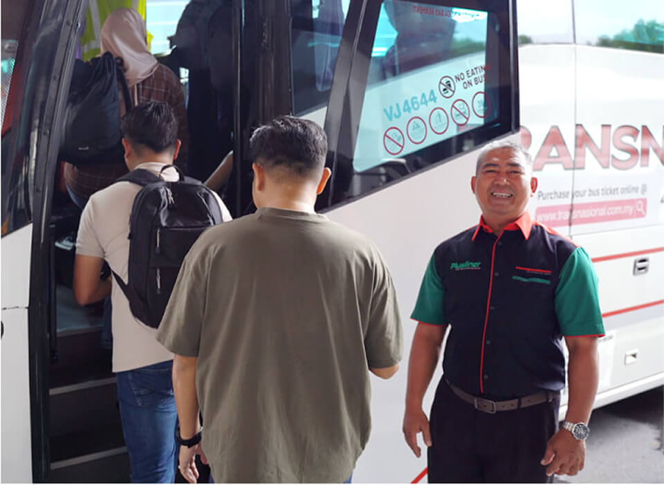 Extensive Bus Routes Across the Country