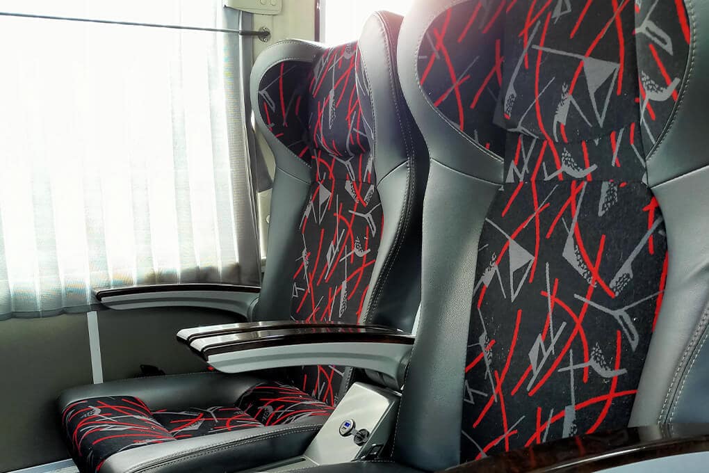 plusliner-bus-kl-ipoh-P30-seater-back