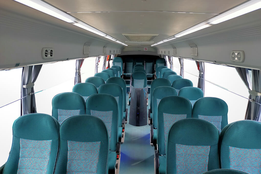 plusliner-bus-kl-ipoh-P4A-seater-front